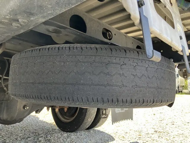 いすゞ エルフ KR-NHR69(2WD)の写真48