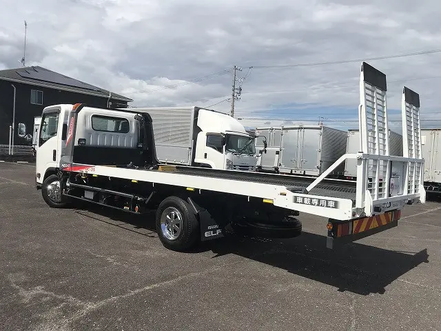 いすゞ エルフ 2RG-NPR88AN(2WD)の写真4