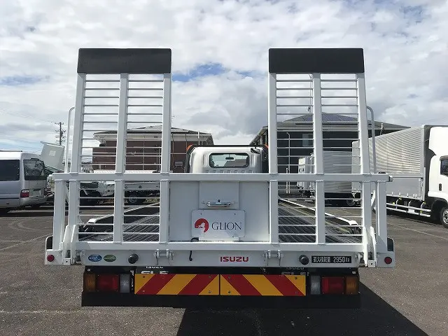 いすゞ エルフ 2RG-NPR88AN(2WD)の写真5