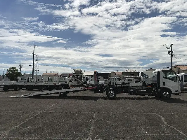 いすゞ エルフ 2RG-NPR88AN(2WD)の写真15