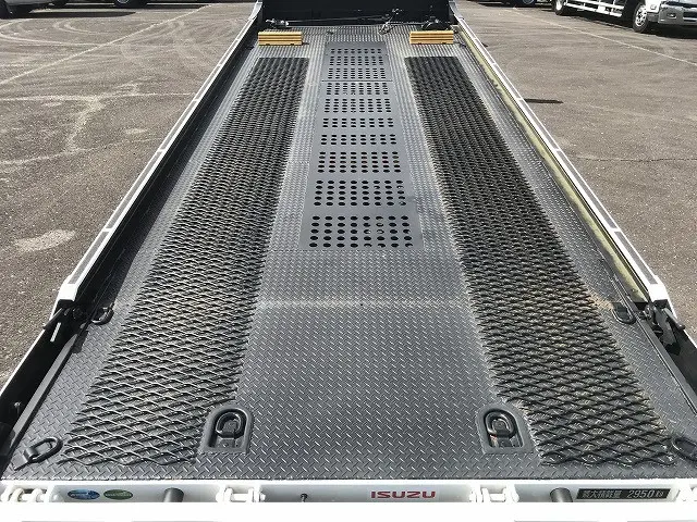 いすゞ エルフ 2RG-NPR88AN(2WD)の写真16