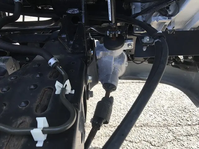 いすゞ エルフ 2RG-NPR88AN(2WD)の写真22