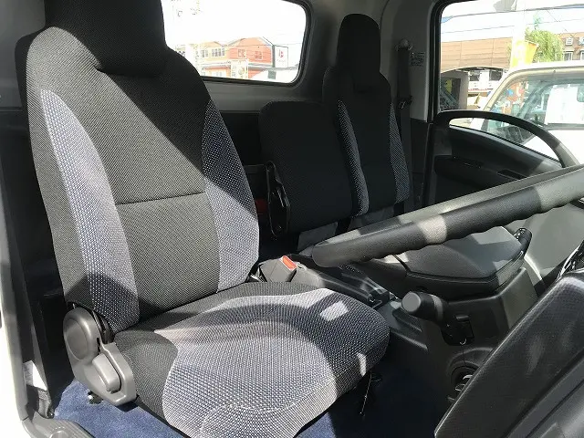 いすゞ エルフ 2RG-NPR88AN(2WD)の写真27