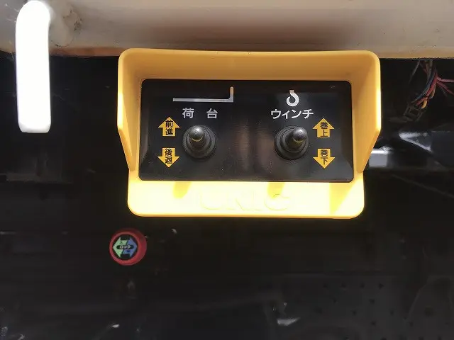 いすゞ エルフ 2RG-NPR88AN(2WD)の写真36