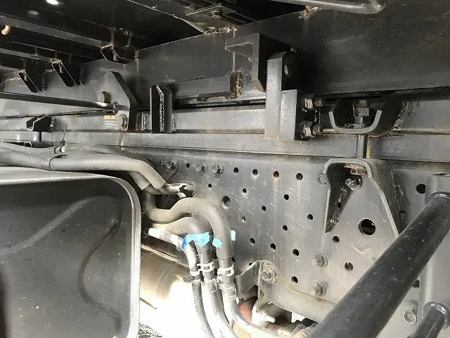 いすゞ エルフ 2RG-NPR88AN(2WD)の写真40