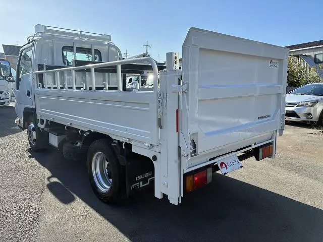 いすゞ エルフ TKG-NJR85A(2WD)の写真8