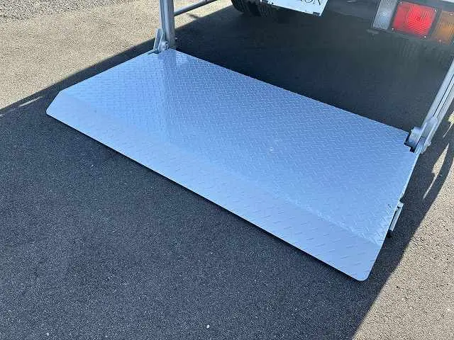 いすゞ エルフ TKG-NJR85A(2WD)の写真16