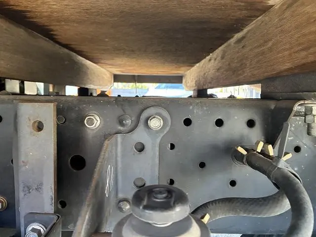 いすゞ エルフ TKG-NJR85A(2WD)の写真30