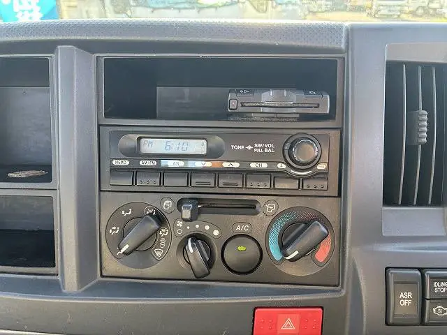 いすゞ エルフ TKG-NJR85A(2WD)の写真48