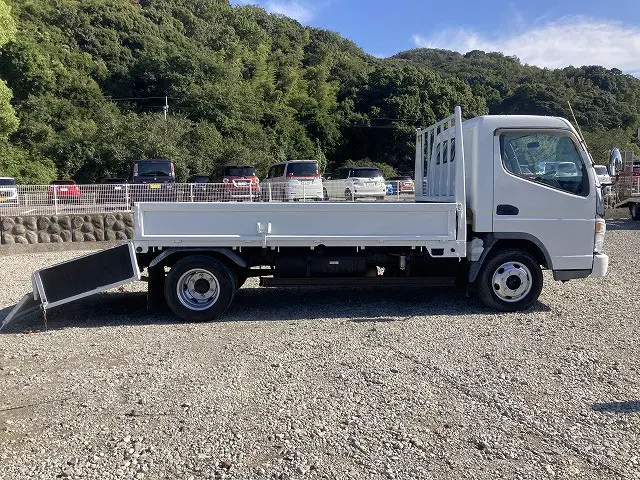 三菱 キャンター KK-FE82EE(2WD)の写真5
