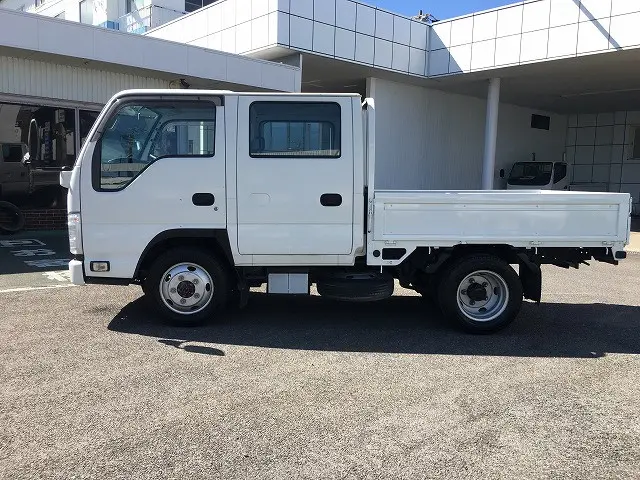 いすゞ エルフ TRG-NJS85A(4WD)の写真4