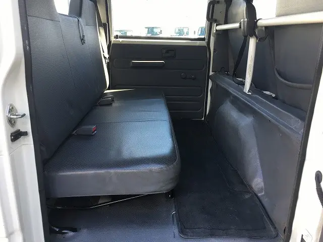 いすゞ エルフ TRG-NJS85A(4WD)の写真29