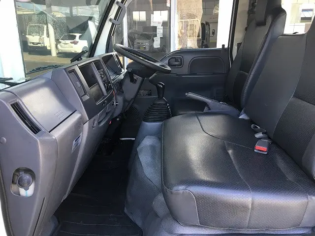 いすゞ エルフ TRG-NJS85A(4WD)の写真32