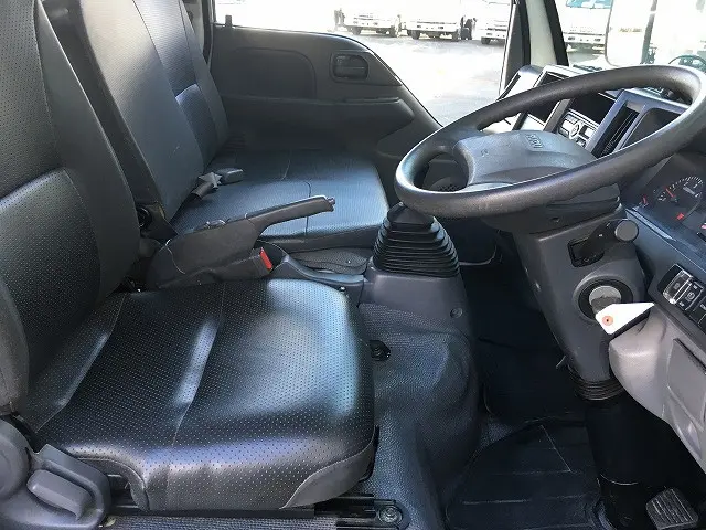 いすゞ エルフ TRG-NJS85A(4WD)の写真33