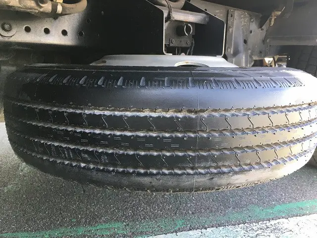 いすゞ エルフ TRG-NJS85A(4WD)の写真35