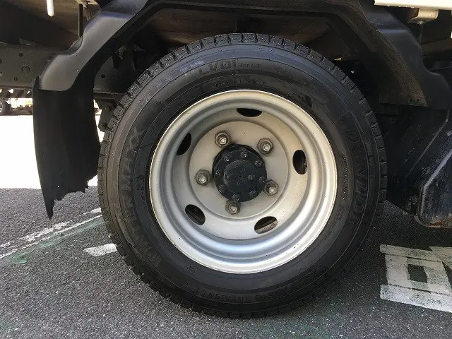 いすゞ エルフ TRG-NJS85A(4WD)の写真38