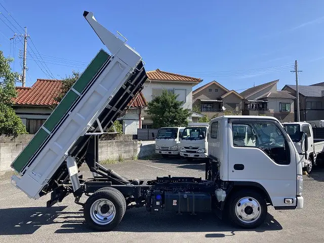 いすゞ エルフ 2RG-NJR88AD(2WD)の写真5