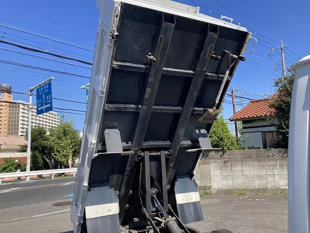 いすゞ エルフ 2RG-NJR88AD(2WD)の写真25