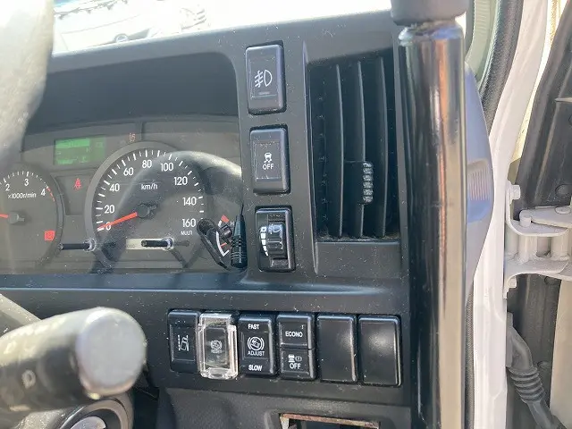 いすゞ エルフ 2RG-NJR88AD(2WD)の写真38