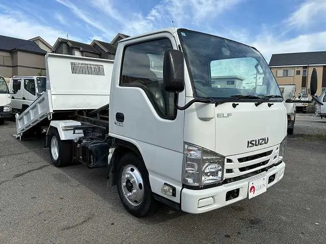 いすゞ エルフ TPG-NKR85AN(2WD)の写真2