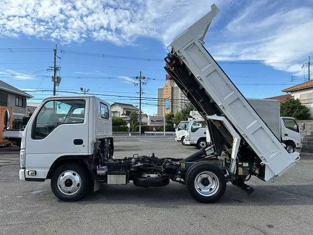 いすゞ エルフ TPG-NKR85AN(2WD)の写真10