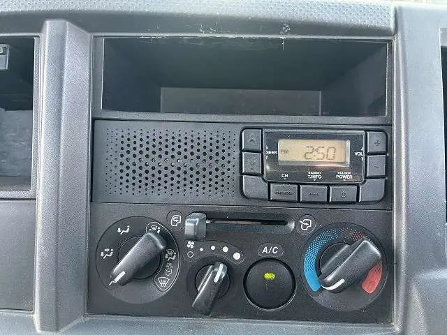 いすゞ エルフ TPG-NKR85AN(2WD)の写真41