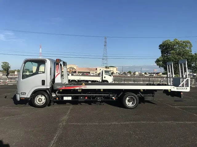 いすゞ エルフ TRG-NPR85AN(2WD)の写真7