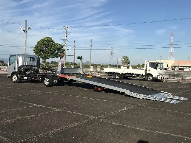 いすゞ エルフ TRG-NPR85AN(2WD)の写真11