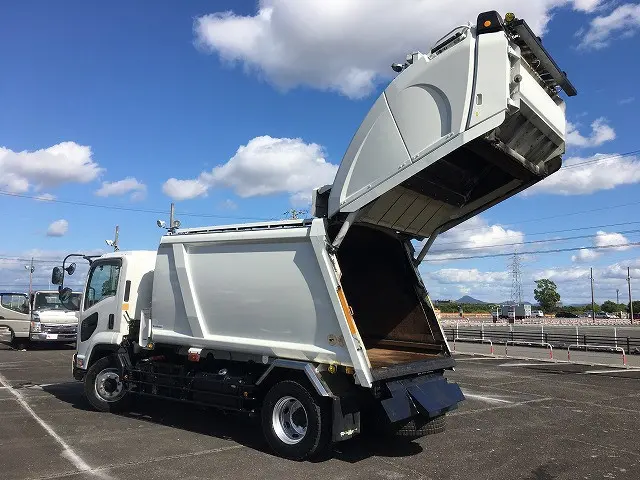 いすゞ フォワード LKG-FTR90S2(2WD)の写真9