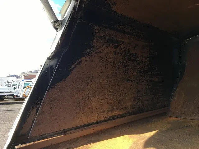 いすゞ フォワード LKG-FTR90S2(2WD)の写真18