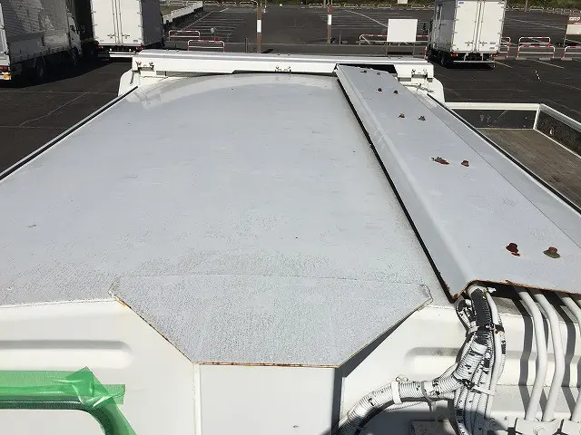 いすゞ フォワード LKG-FTR90S2(2WD)の写真32