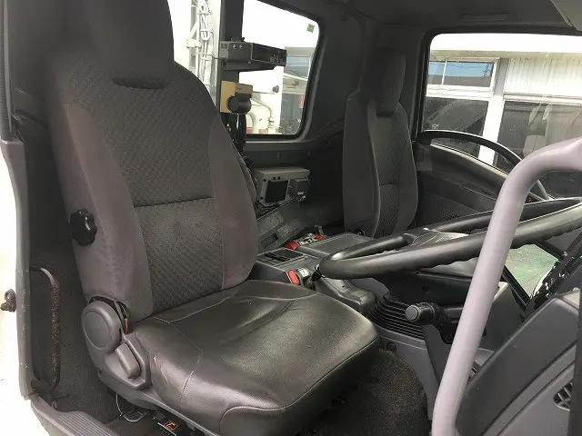 いすゞ フォワード LKG-FTR90S2(2WD)の写真39