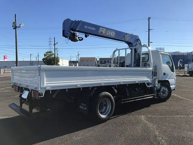 いすゞ エルフ BKG-NKR85AR(2WD)の写真6