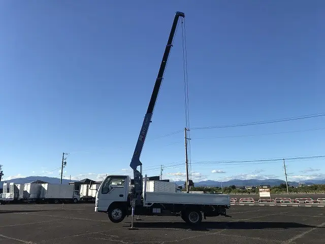 いすゞ エルフ BKG-NKR85AR(2WD)の写真23