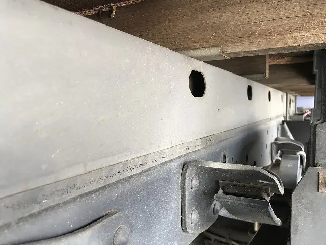 いすゞ エルフ BKG-NKR85AR(2WD)の写真39