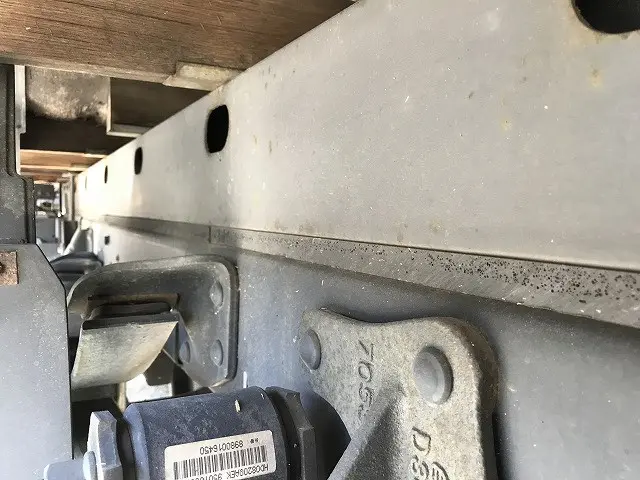 いすゞ エルフ BKG-NKR85AR(2WD)の写真40