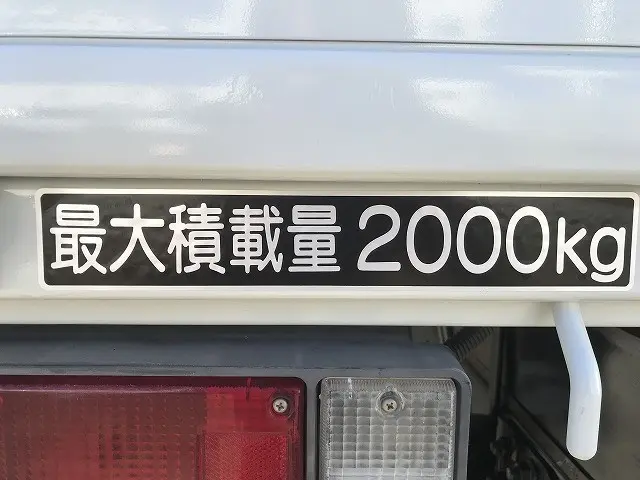 いすゞ エルフ BKG-NKR85AR(2WD)の写真43