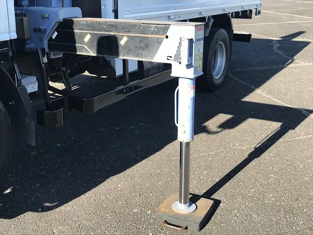 いすゞ エルフ BKG-NKR85AR(2WD)の写真49