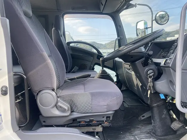 いすゞ フォワード SKG-FSR90S2(2WD)の写真22