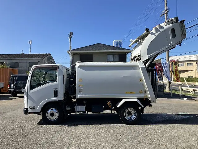 いすゞ エルフ TPG-NMR85N(2WD)の写真11