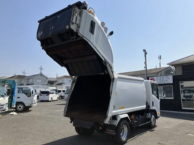 いすゞ エルフ TPG-NMR85N(2WD)の写真15