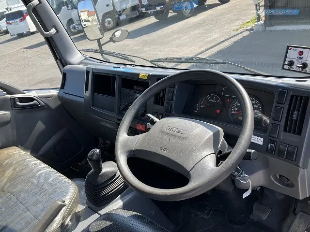 いすゞ エルフ TPG-NMR85N(2WD)の写真26