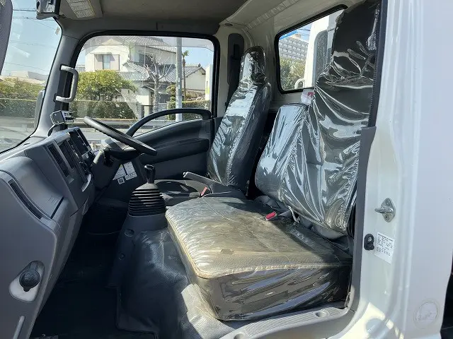 いすゞ エルフ TPG-NMR85N(2WD)の写真38