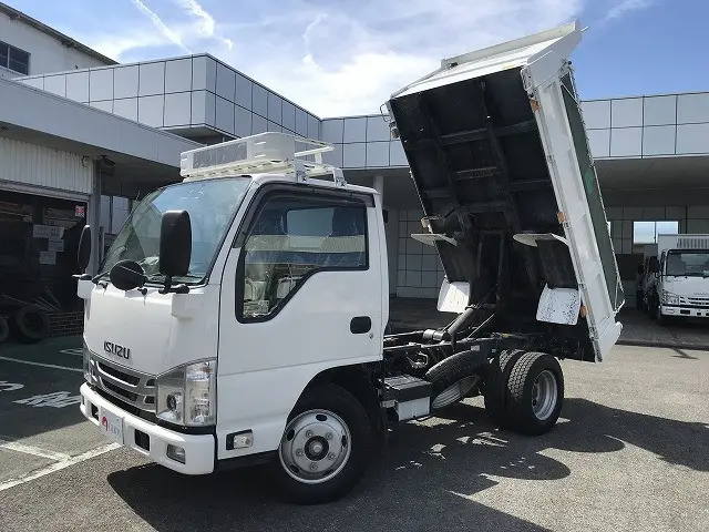 いすゞ エルフ 2RG-NKR88AD(2WD)の写真1