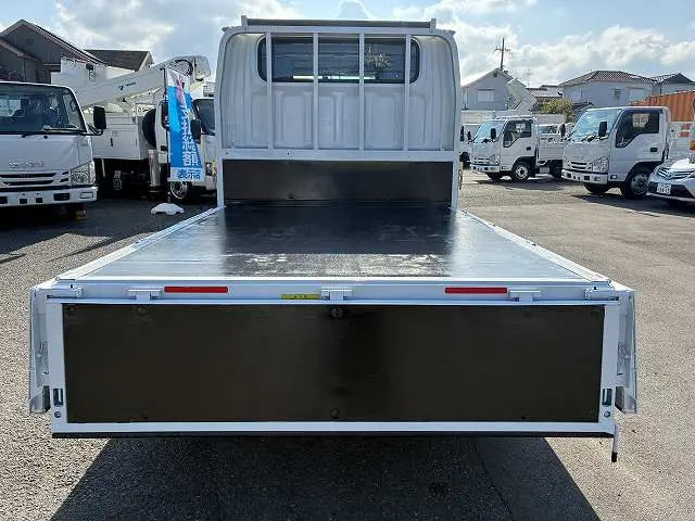 三菱 キャンター 2RG-FBA20(2WD)の写真14