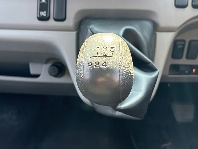 三菱 キャンター 2RG-FBA20(2WD)の写真49