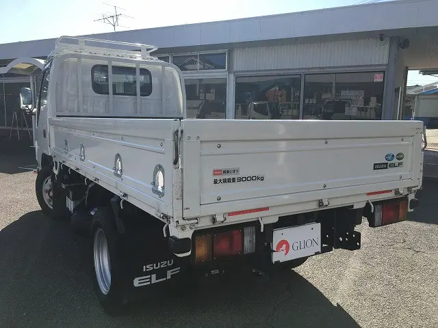 いすゞ エルフ 2RG-NKR88A(2WD)の写真4