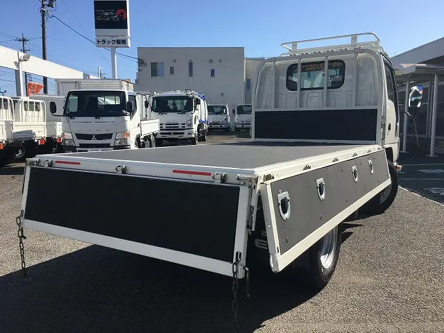 いすゞ エルフ 2RG-NKR88A(2WD)の写真15