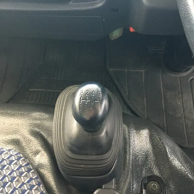 いすゞ エルフ 2RG-NKR88A(2WD)の写真32