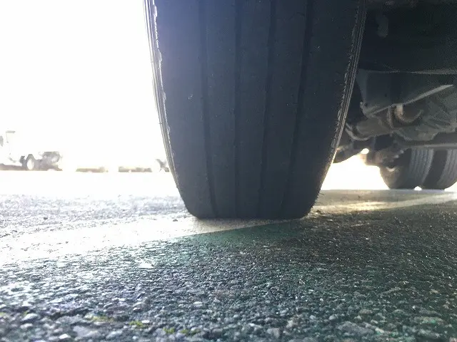 いすゞ エルフ 2RG-NKR88A(2WD)の写真45